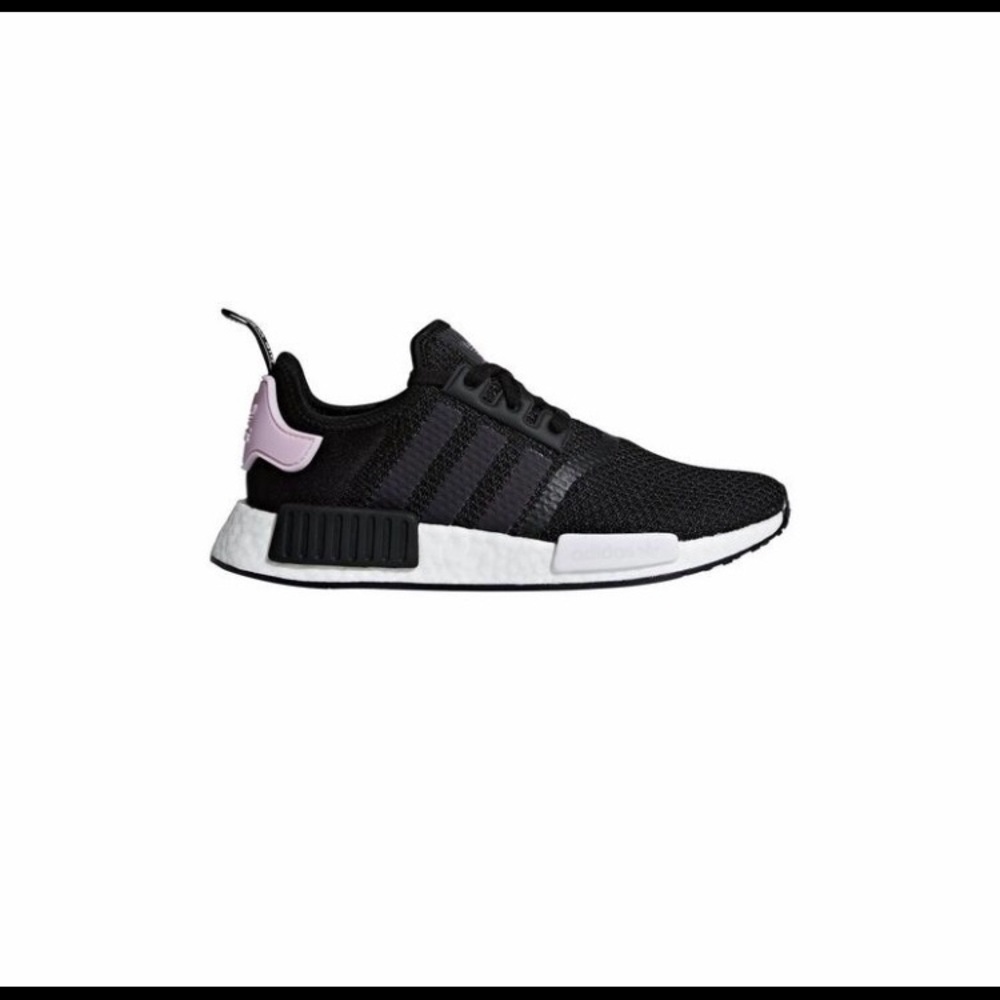 ADIDAS WOMENS  NMD size 7